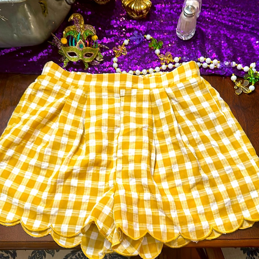 Gold and white checkered shorts with scallop hem. Really cute. Never worn. #LSU